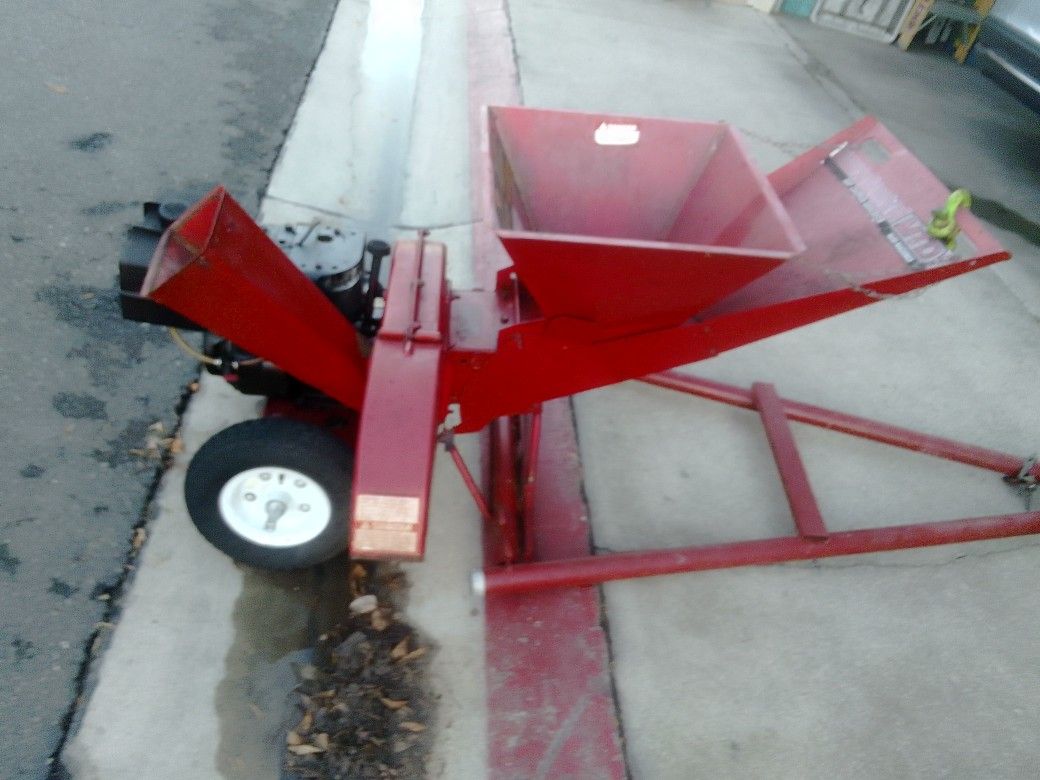 8hp Wood Chipper