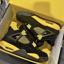 Jordan 4 Yellow Thunder 