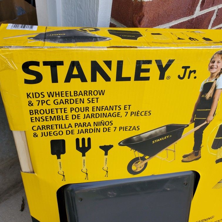 STANLEY JR. KIDS WHEELBARROW + GARDEN TOOLS - NIB!