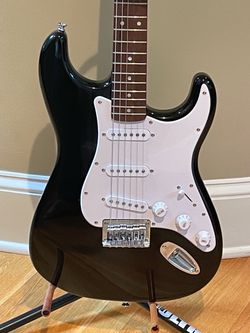 Like new! 2022 Squier Stratocaster Guitar