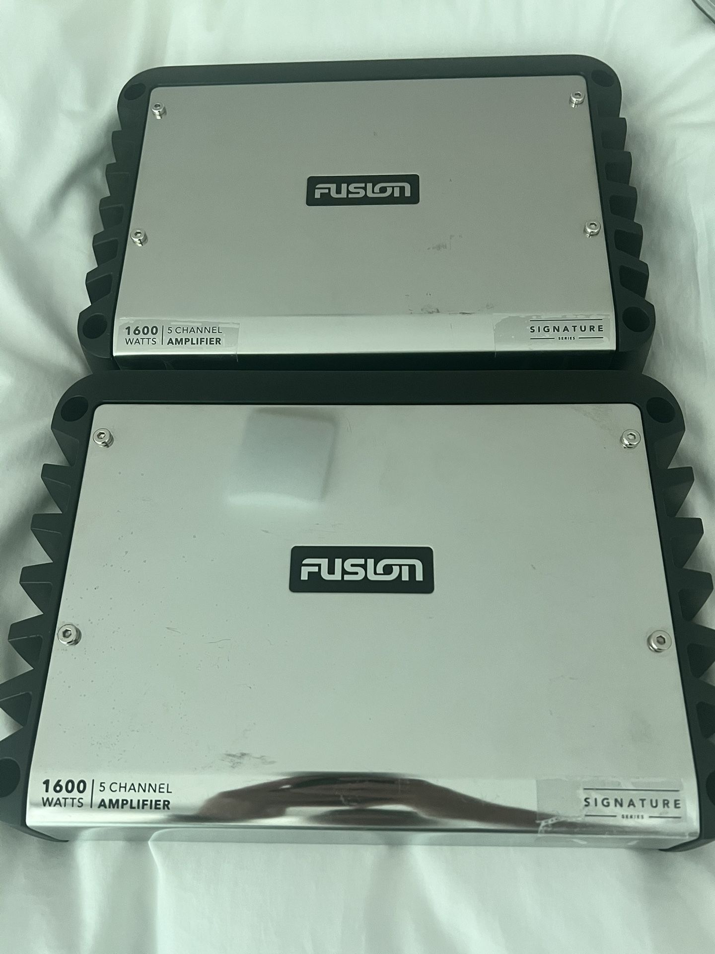 Fusion Signature Series Amplifier 1600 W, 5 Channels 