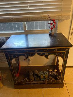 Accent table