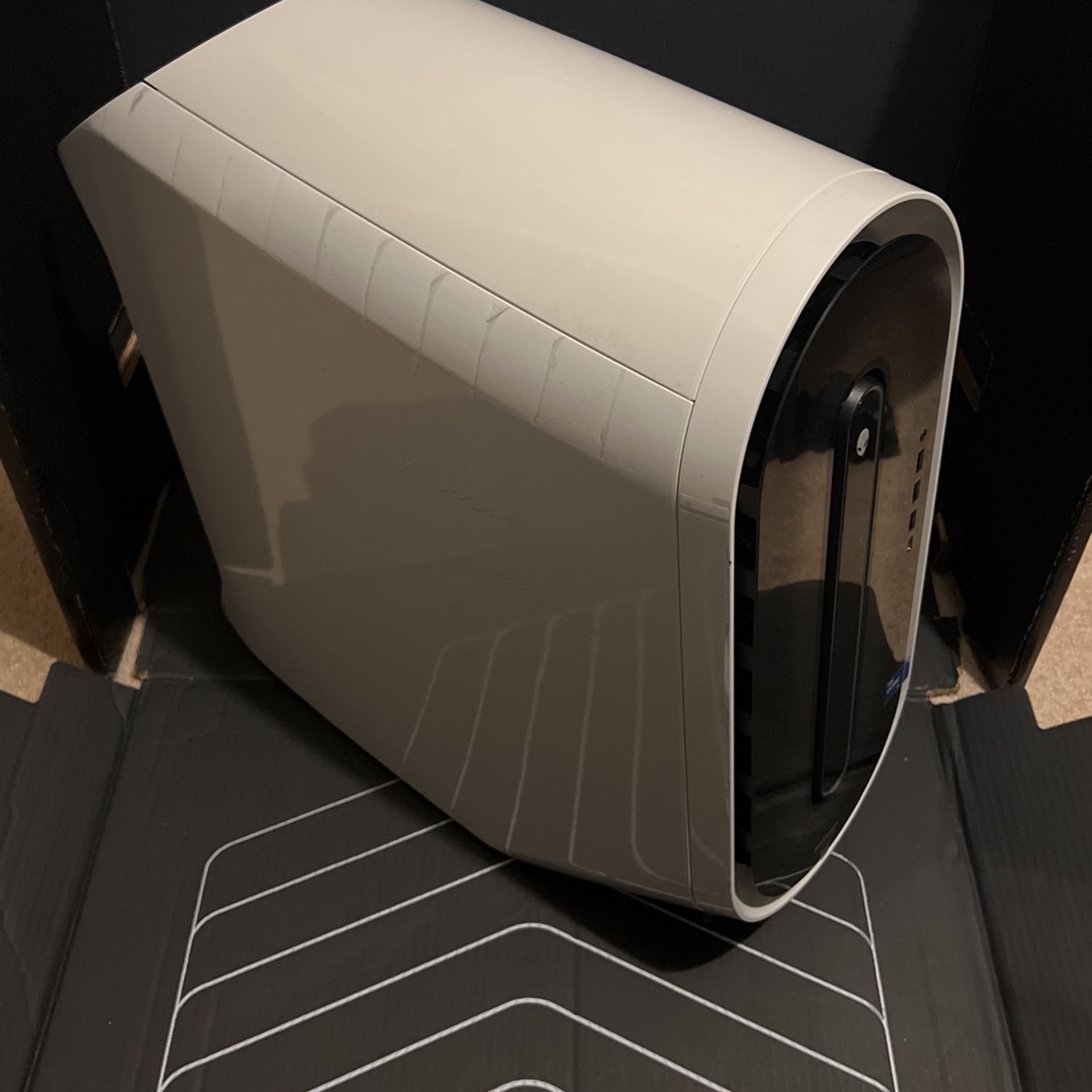 New Alienware R13 Gaming Desktop