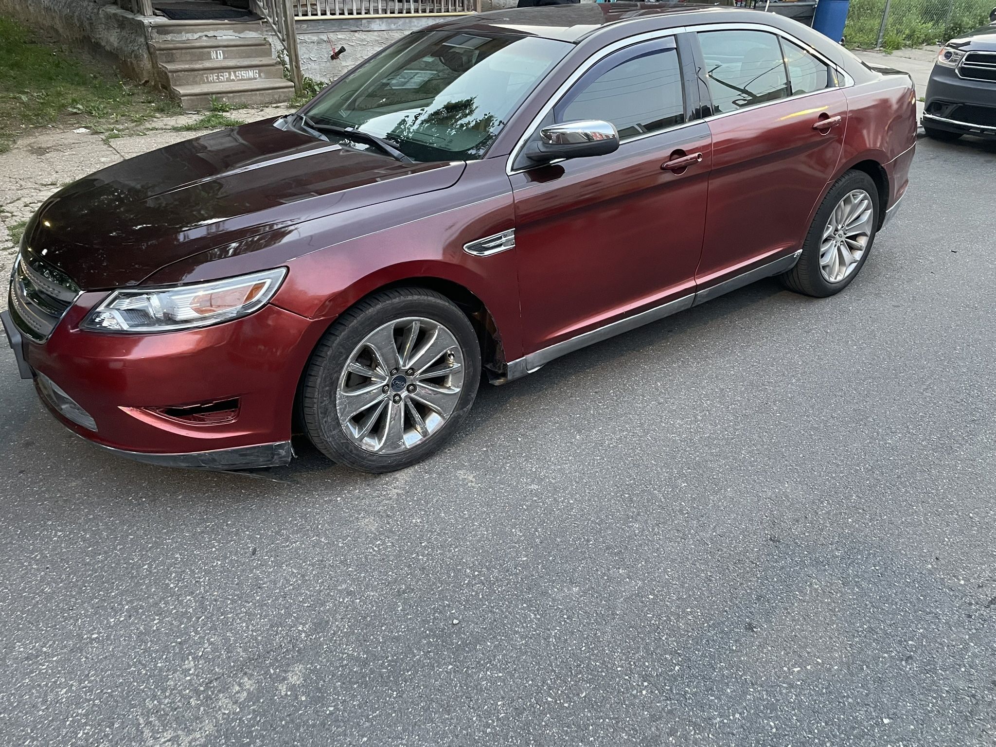 2010 Ford Taurus