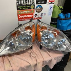 2005-2006 OEM Honda CRV Headlights 