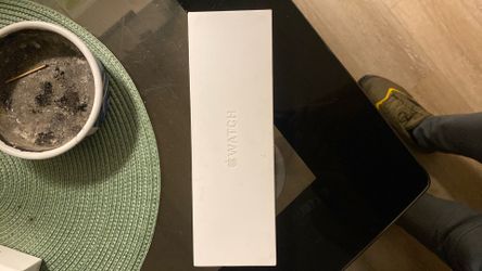 Apple Watch series 11 42mm rose gold and AirPods 4 noise cancellation
