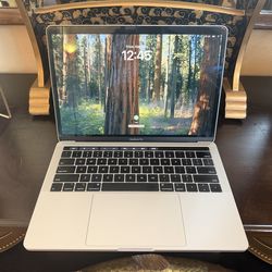 13” Apple Macbook Pro Intel T2 2.3ghz 8gb Ram 250gb SSD Drive