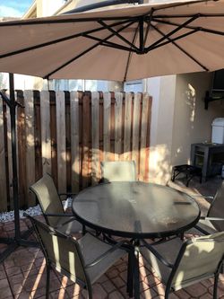 Mesa de patio 5 sillas y sombrilla for Sale in Miami, FL - OfferUp Mesa De Patio 5 Sillas Y Sombrilla For Sale In Miami, Fl - Offerup