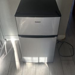 Galanz Mini Fridge