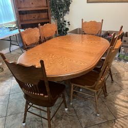 Dining Table with 6 Chiars