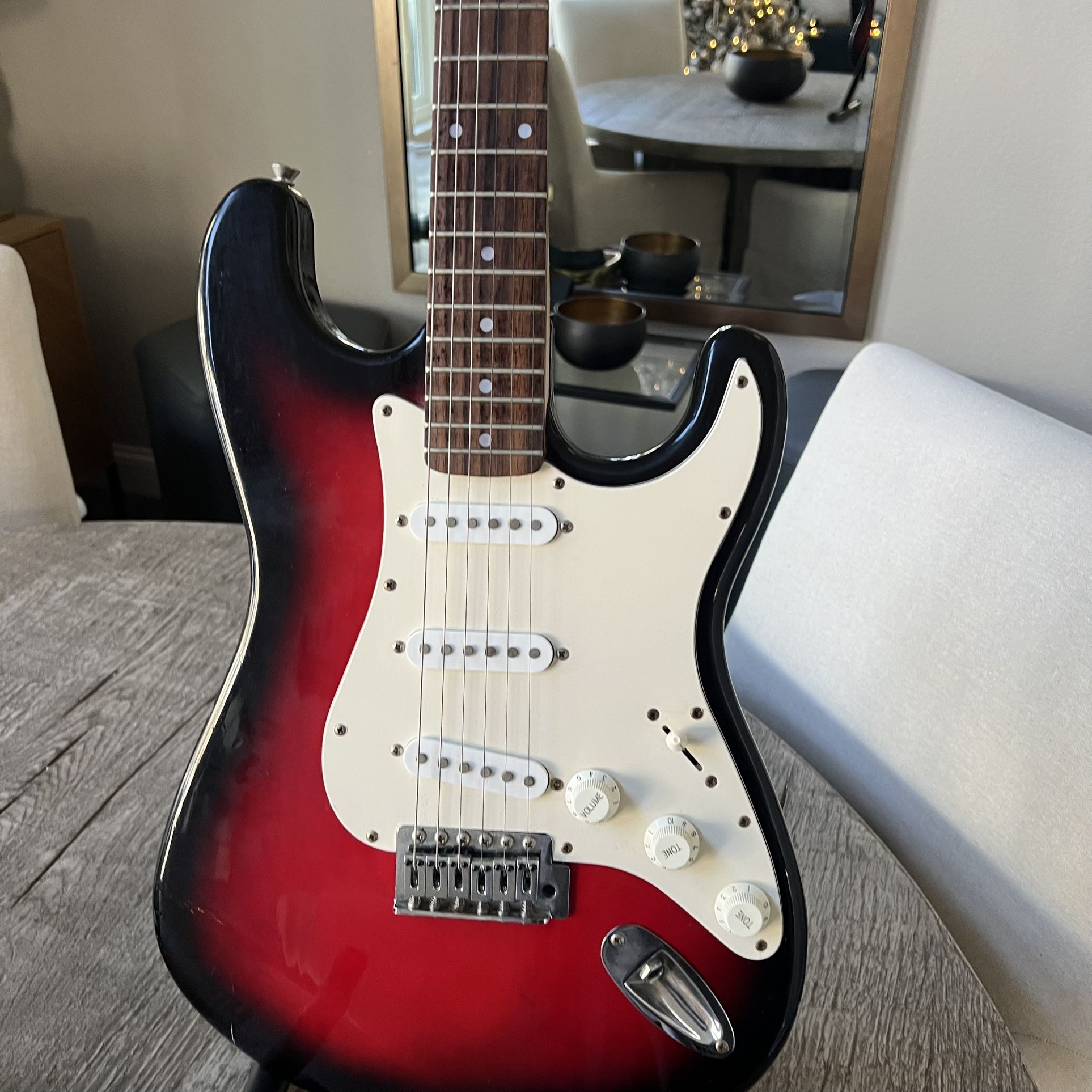 Harmonia Strat-Style Blood Red Sunburst