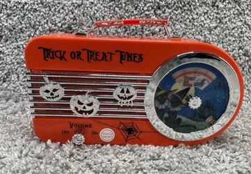 Mr Halloween Radio Trick or Treat Tunes Orange Pumpkins Vampire Witch Spooky