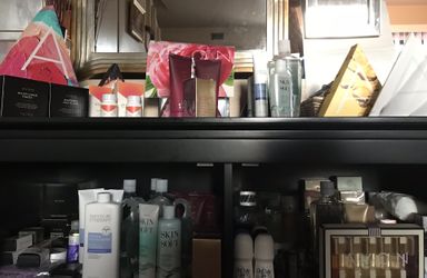 AVON Independent Sales Representative