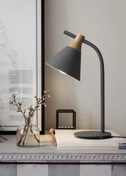 Modern desk lamp