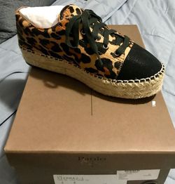 Paolo brand new shows Size 6 $ 45