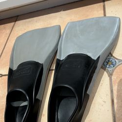 Speedo Swim Fins Size XL 10-11 black & gray