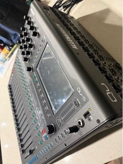 Allen & Heath Qu-5 38-channel Digital Mixer