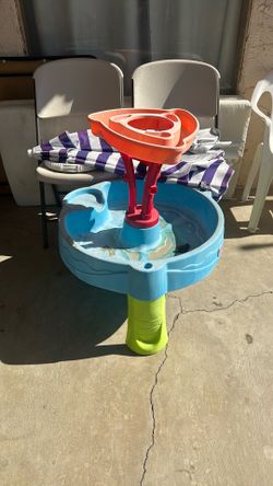 Kids outdoor water toy