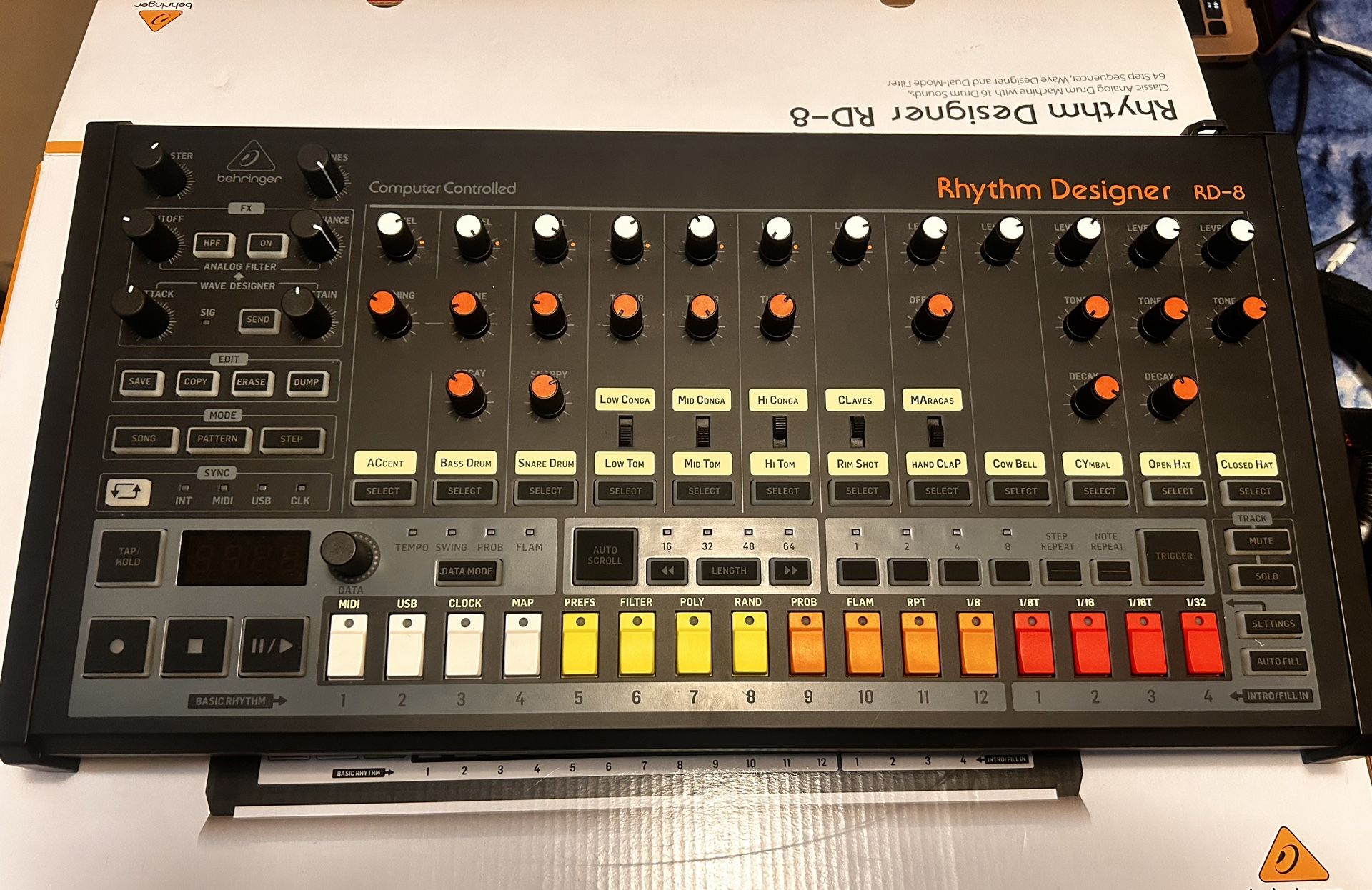 Behringer Rd 8