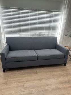 Comfy Blue Sofa With Wooden Base 🛋️.  FREE DELIVERY 🚚 