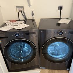 LG Washer + Dryer Set – 2025 • Under 100 Loads • 2-Year Warranty