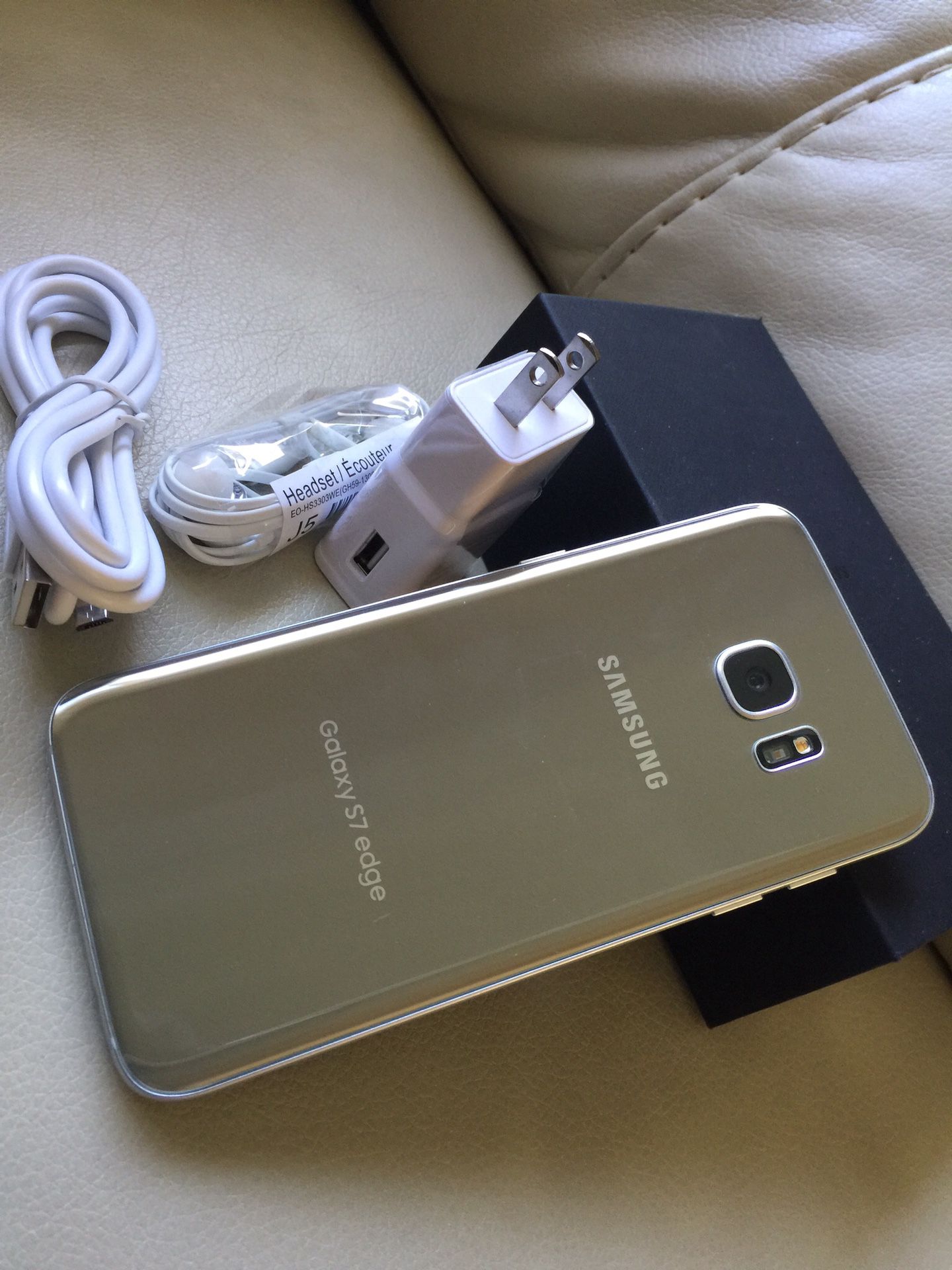 Samsung Galaxy S7 edge,32 GB, excellent condition factory unlocked