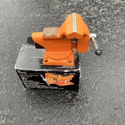 Pony Light-Duty 3 1/2” Bench Vise With Swivel Base. Still In Very Good Condition And Works(See & Click On Pictures)