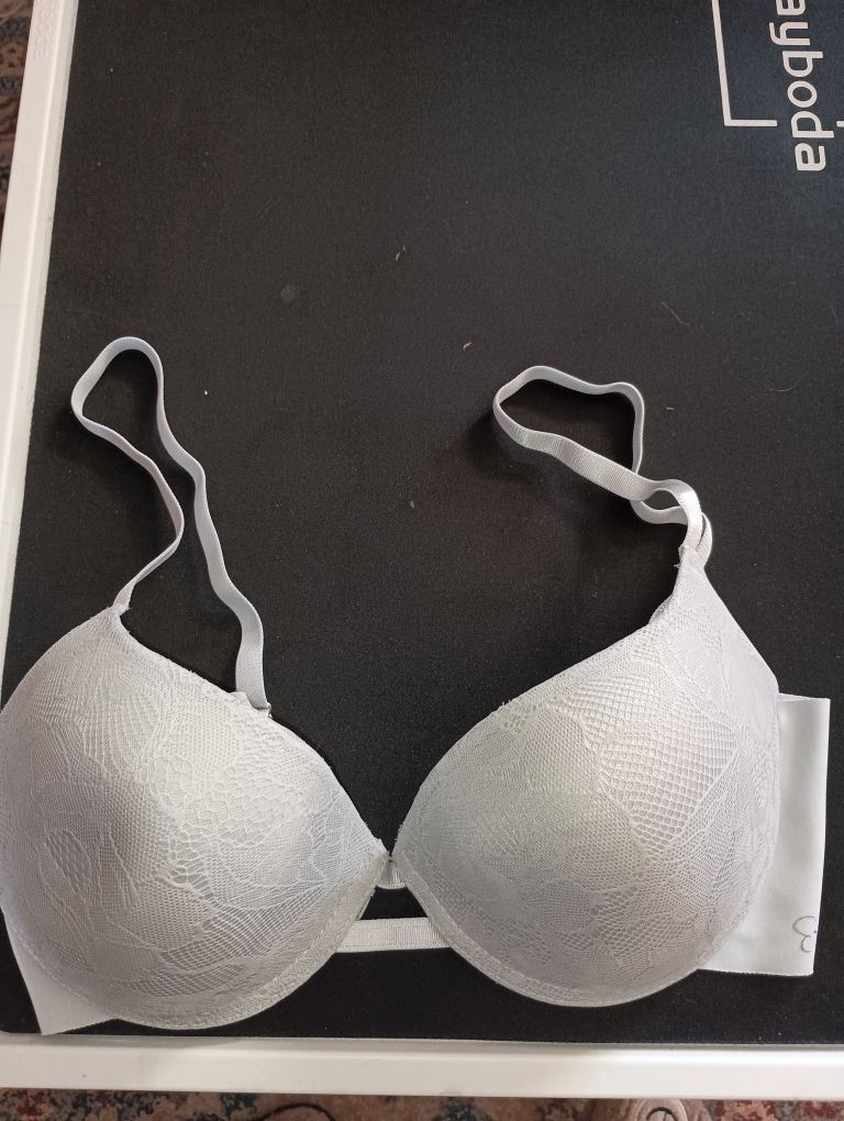Jessica Simpson Bra