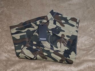 BNWT Mens True Religion Camo Cargo Shorts size 30