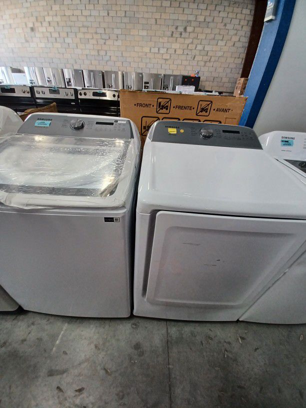 New Samsung Set Scratch And Dent Washer And Gas Dryer 