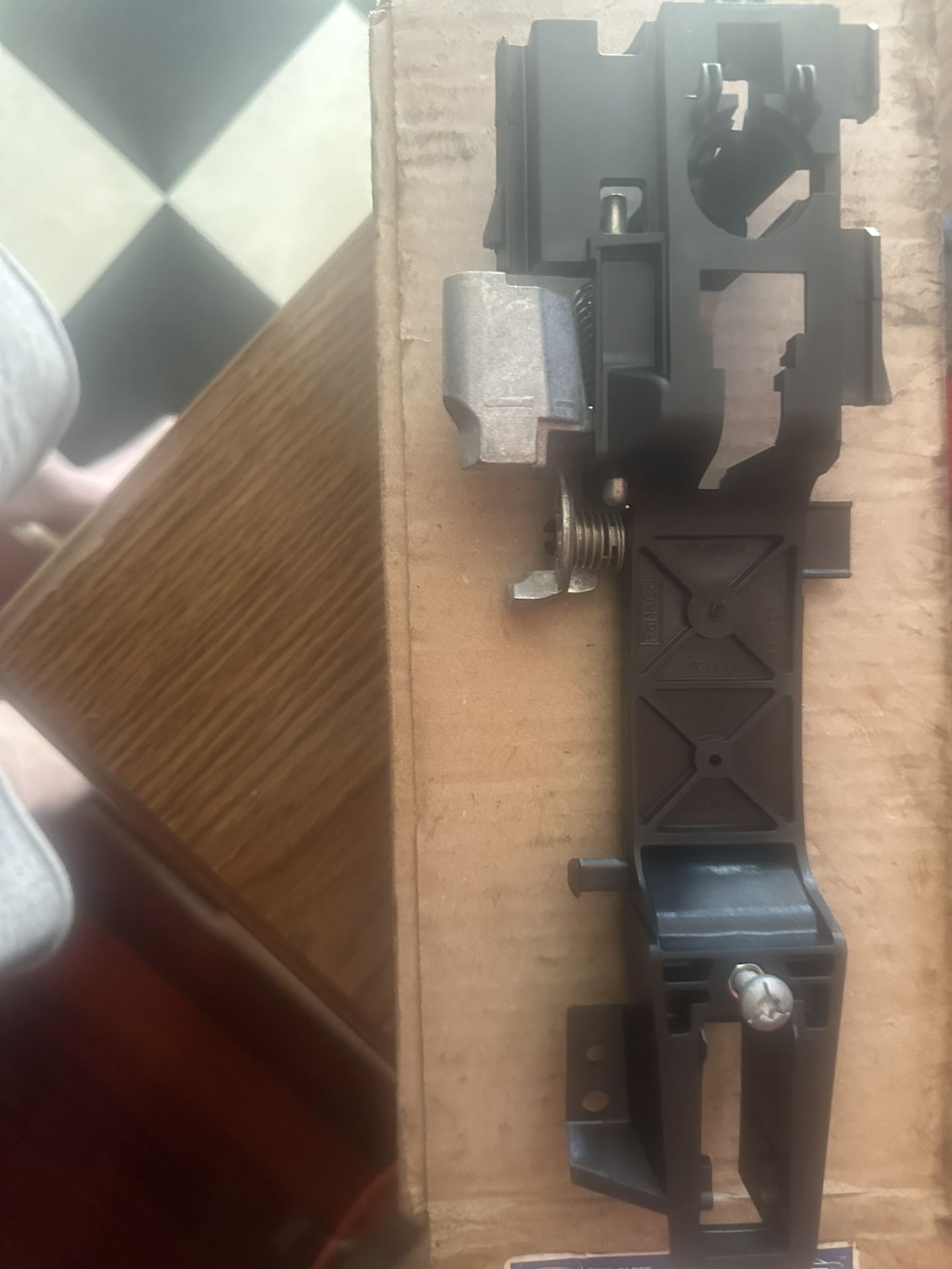 Ford Explorer D/s Inner Door Handle Bracket