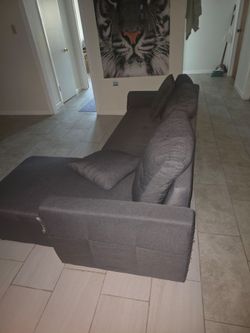 Free Sectional