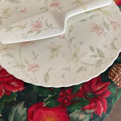 Mikassa Bone China Cake plate With Ladle