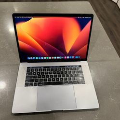 🚨🚨🚨 2017 MacBook 💻 Pro 2 TB Storage 15" w/ Charger 🔌 