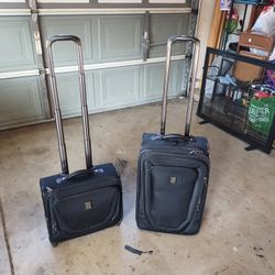Set Of 2 Suitcases ( Rolling )