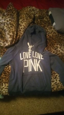 Med vs sweater could fit small