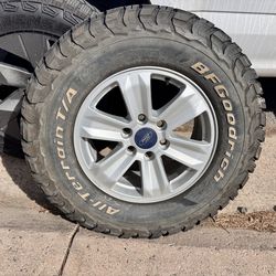 Single (1) Ford F150 17” wheel LT 265 70 17 BFG ALL TERRAIN KO3 tire