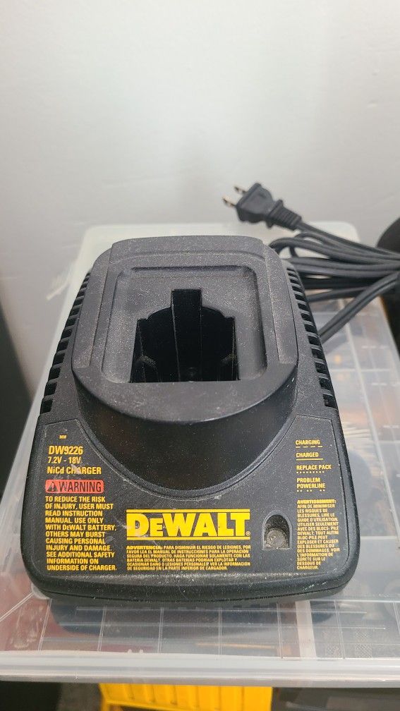Dewalt DW9226 Battery Charger