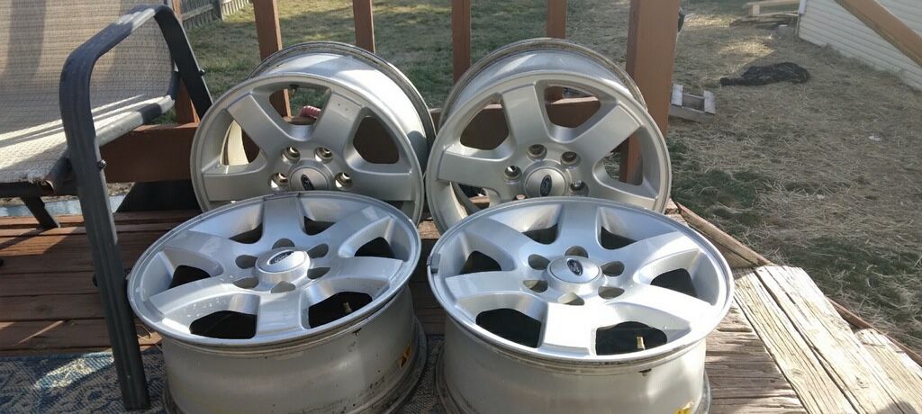 Ford Rims 17x 8.5     Accepting Offers