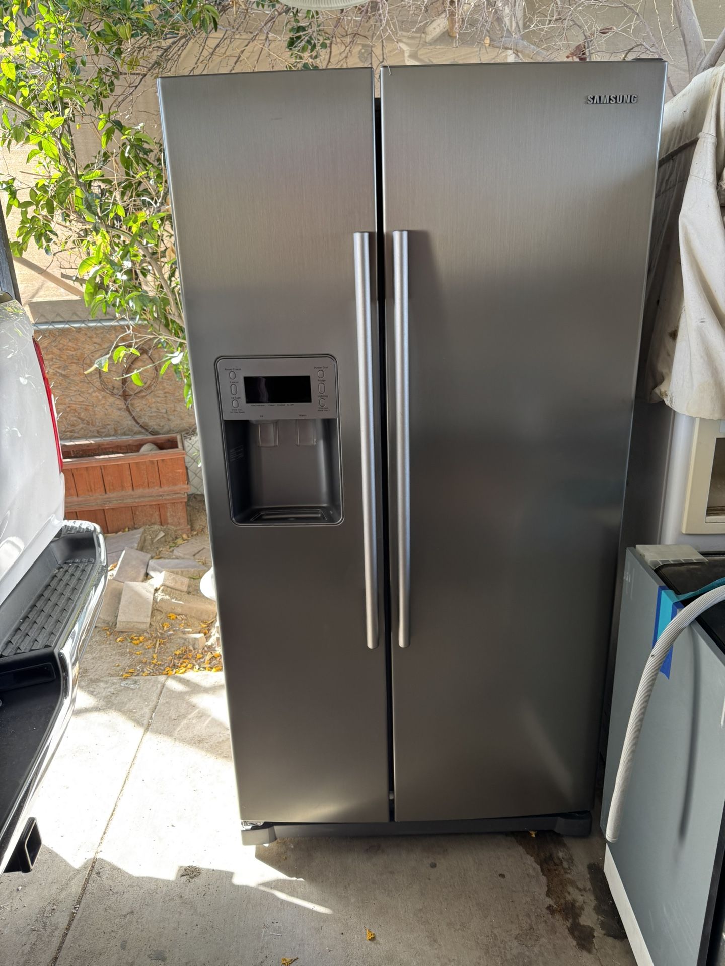 Fridge and dishwasher
