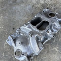 Intake Manifold SBC EDELBROCK