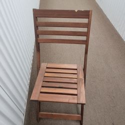 4 Folding  Chairs And Folding Table For Patios