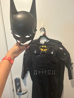 Kids Batman 3-piece Halloween set.Size M