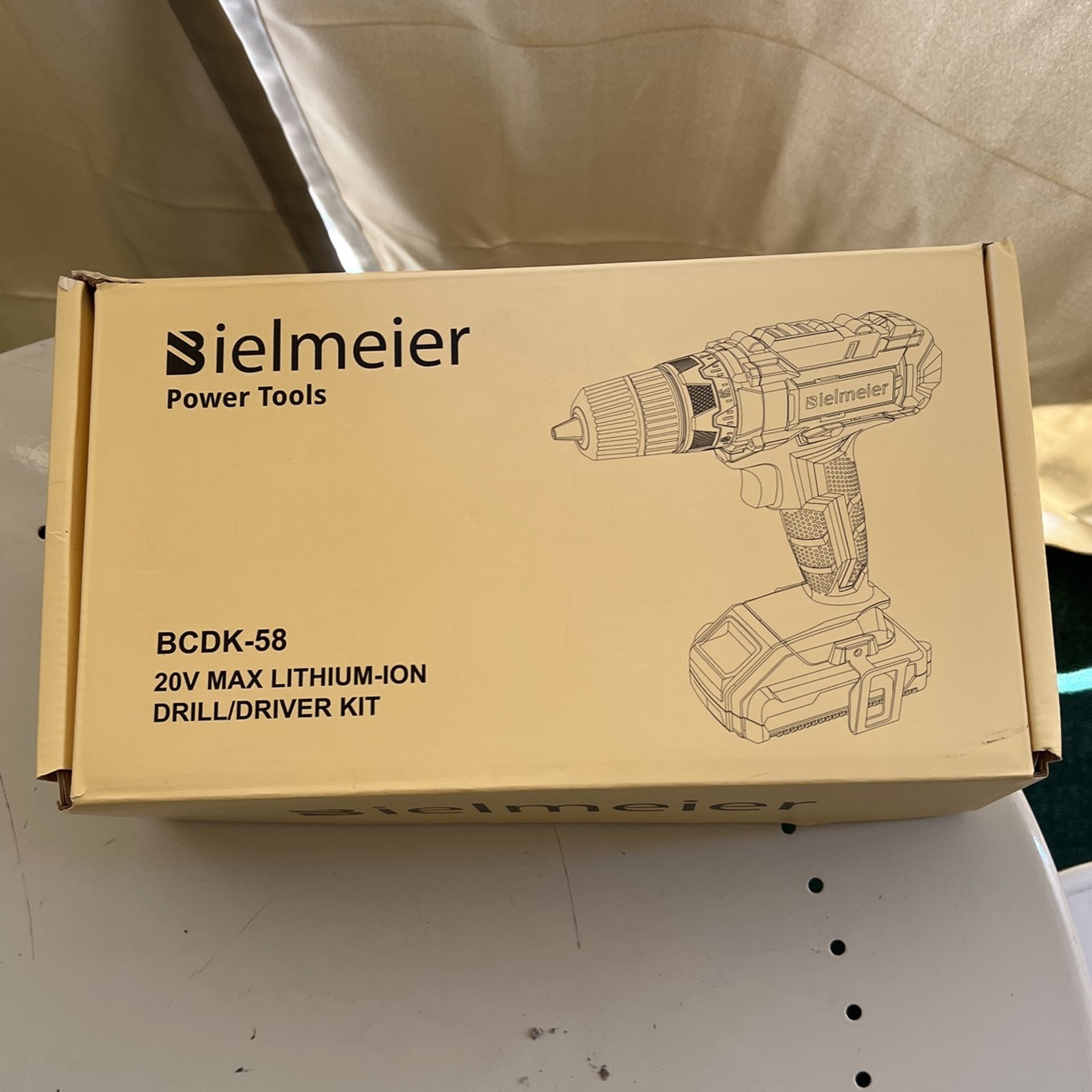 20v Max Lithium Ion Drill / Driver Kit