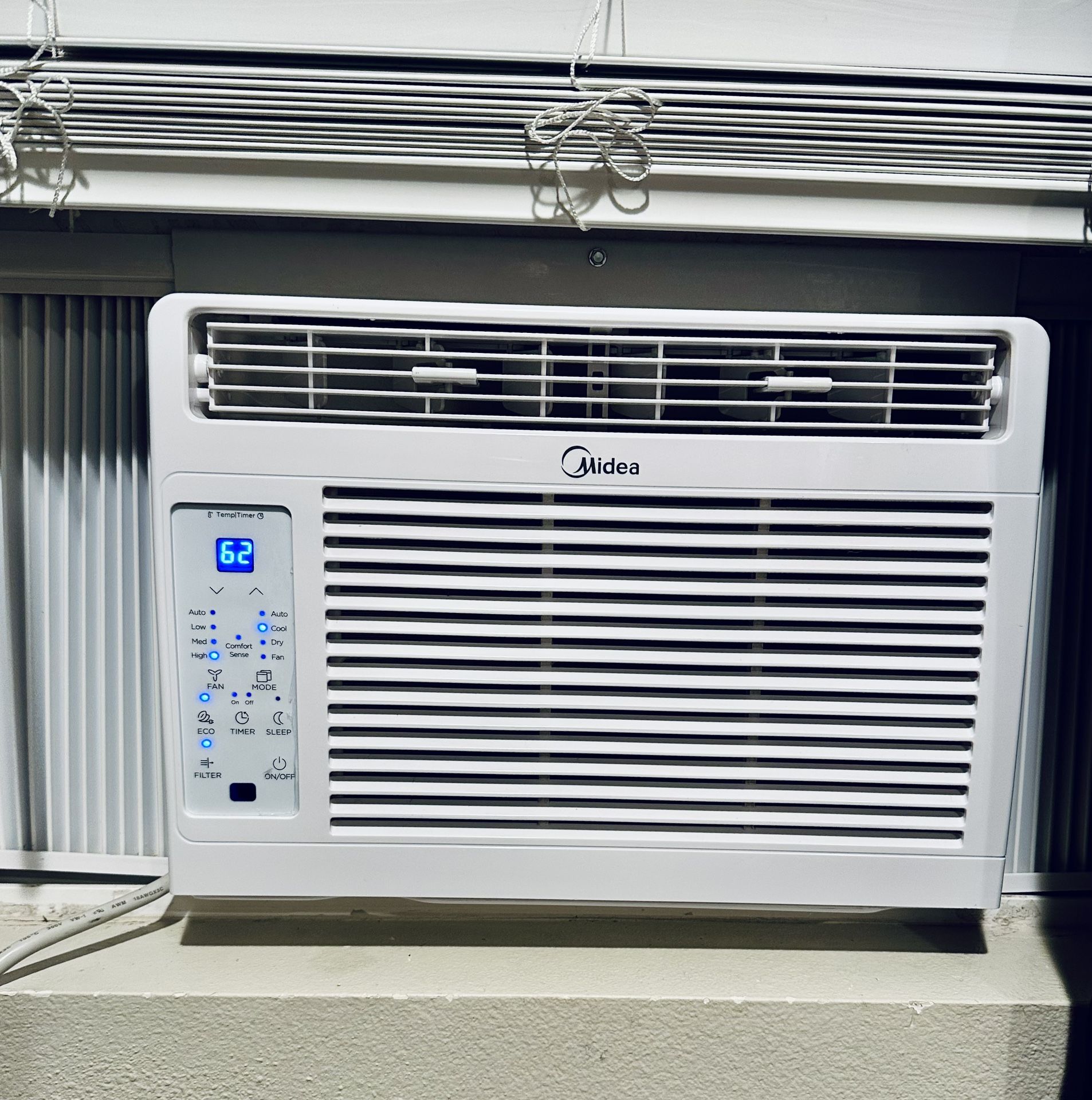 Midea Window Air Conditioner 5000 BTU 150 Sqft