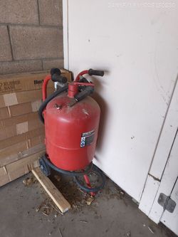 Central Pneumatic Portable Air Sandblaster Tank