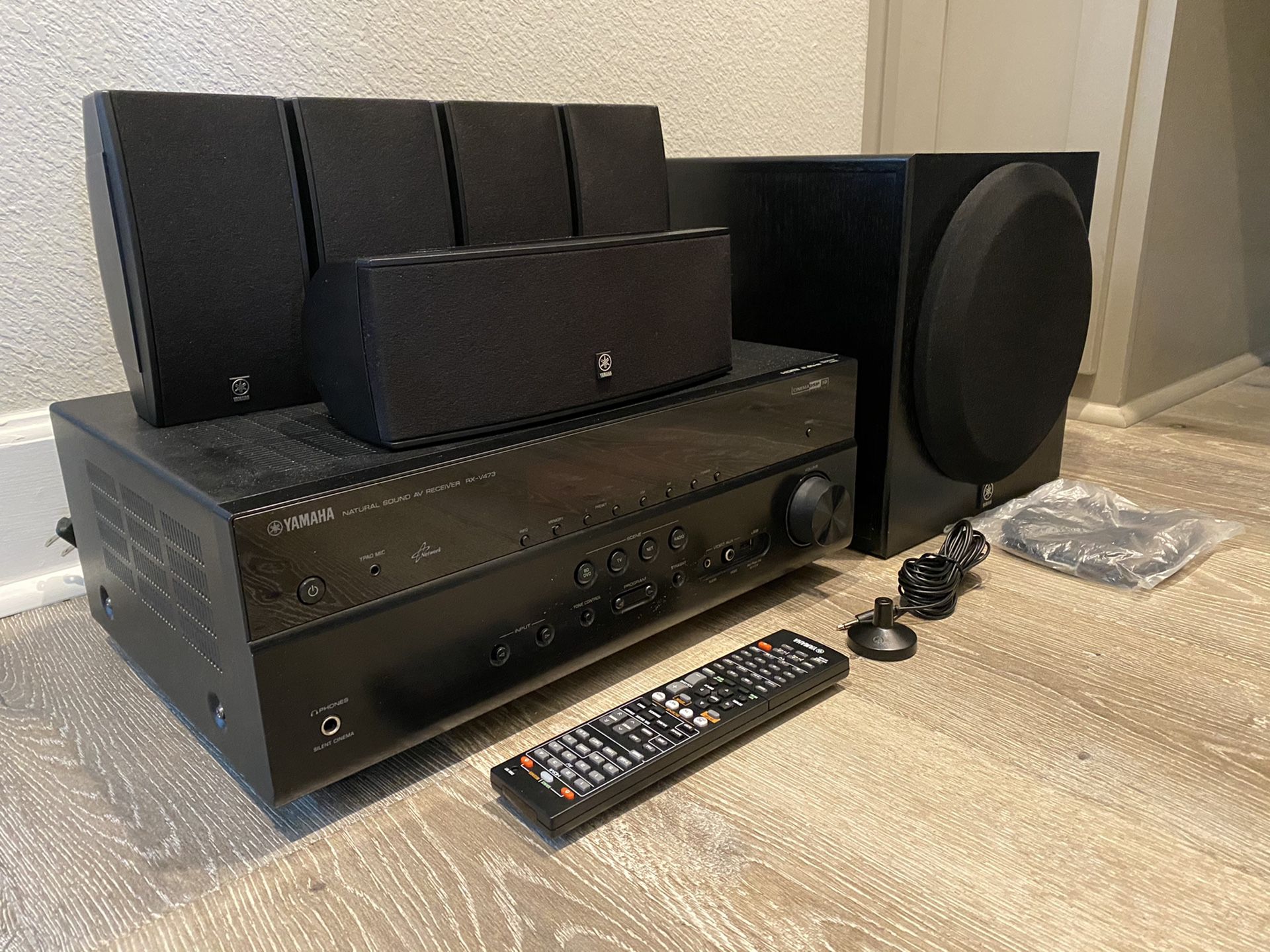 Yamaha YHT-597 Home Theater Speaker/Receiver System