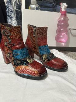 New 100% leather boots! Never worn them except to try on. Size EUR 38, US 7.5 - 8.0