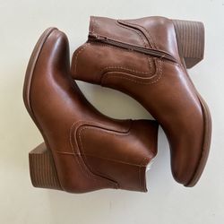 Size 8 Naturalizer Kelby Boot zip closure tan beige brown rust