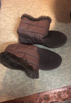 Sketchers woman snow boots